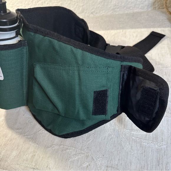 Outward Hound Dog Walk Waist Pack Green And Black w/ Water Bottle And Water Cup - Picture 7 of 10